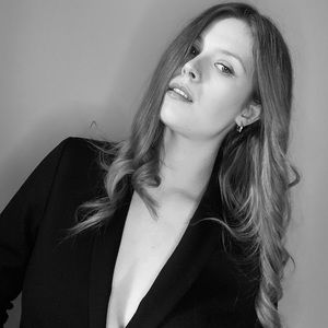 Meet your Posher, Angie